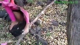 Desi Girlfriend Gets Pounded In The Woods