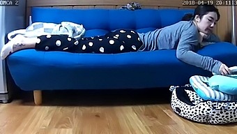 Crazy Korean Girl Masturbates On Webcam In Hd