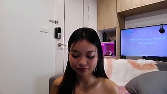 Abigail2634 Reveals Her Wet Pussy On Webcam