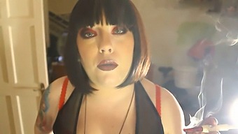 Masturbation And Smoking In A Fat Domme'S Video