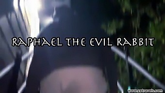 Ruw En Keel Geneukt: De Terugkeer Van De Explosieve Trailer Van Evil