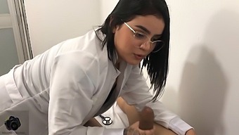 Doctor With Big Ass Gives Oral Help For Patient'S Erection Issues In Spanish